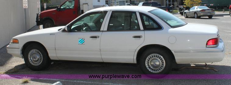 image for item 6204 1997 Ford Crown Victoria Police Interceptor
