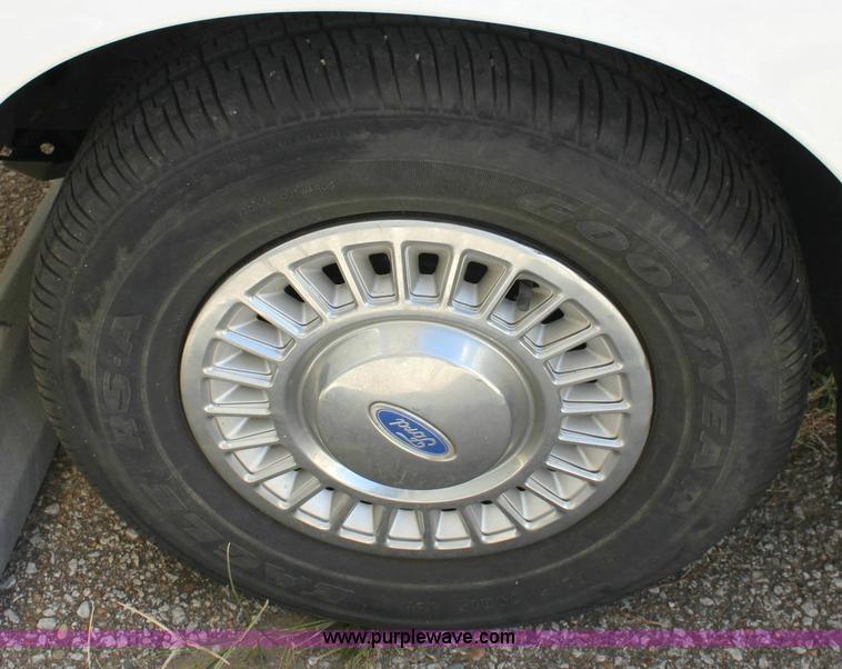 image for item 6204 1997 Ford Crown Victoria Police Interceptor