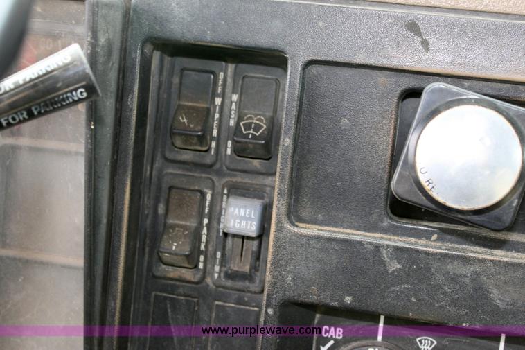 image for item 6210 1992 International 4900 tandem axle dump truck