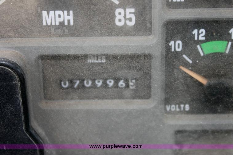 image for item 6210 1992 International 4900 tandem axle dump truck