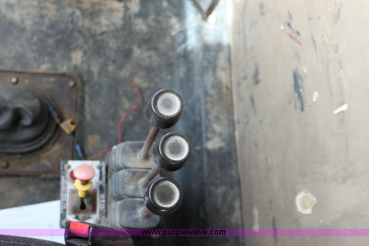 image for item 6210 1992 International 4900 tandem axle dump truck