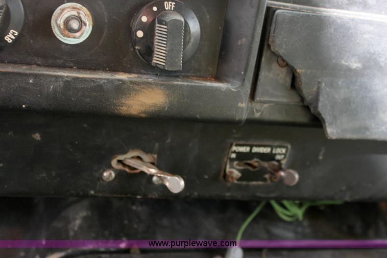 image for item 6210 1992 International 4900 tandem axle dump truck