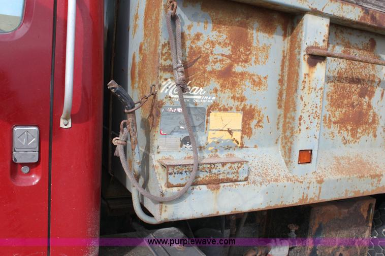 image for item 6210 1992 International 4900 tandem axle dump truck