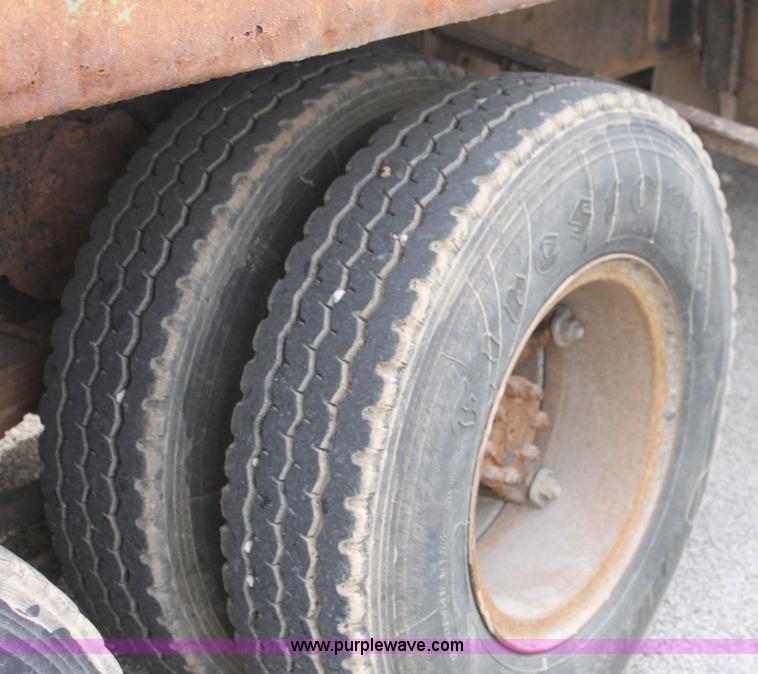 image for item 6210 1992 International 4900 tandem axle dump truck