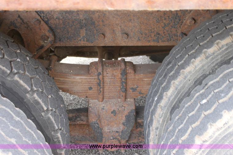 image for item 6210 1992 International 4900 tandem axle dump truck