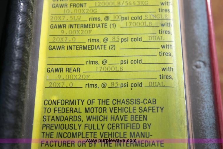 image for item 6210 1992 International 4900 tandem axle dump truck