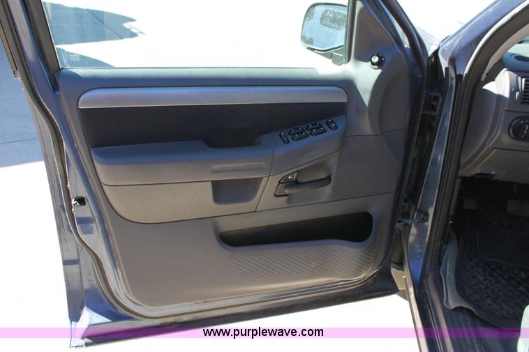 image for item 6230 2003 Ford Explorer XLT