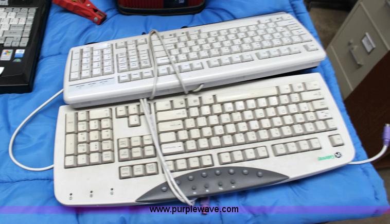 image for item 6252 Assorted electronics