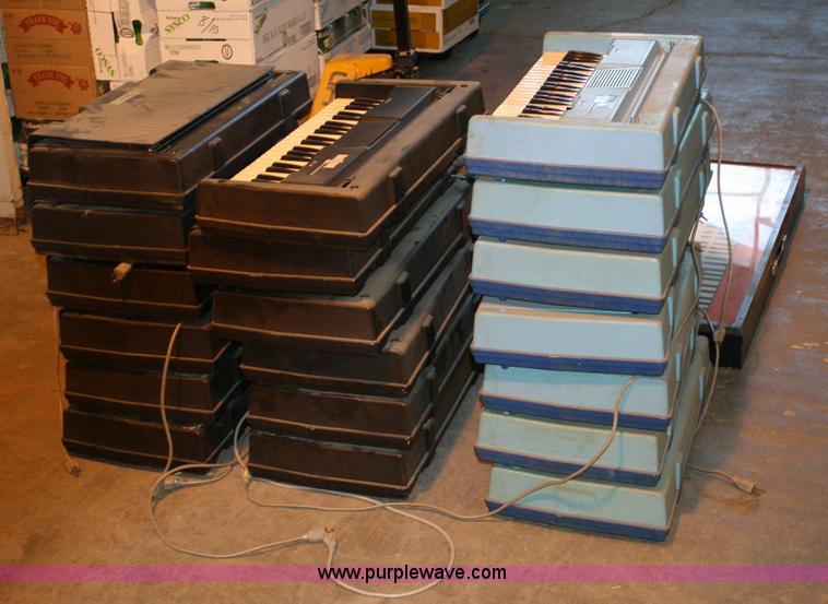 image for item 6343 (19) electric keyboards