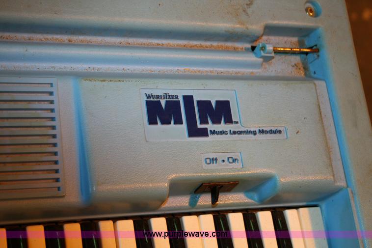 image for item 6343 (19) electric keyboards