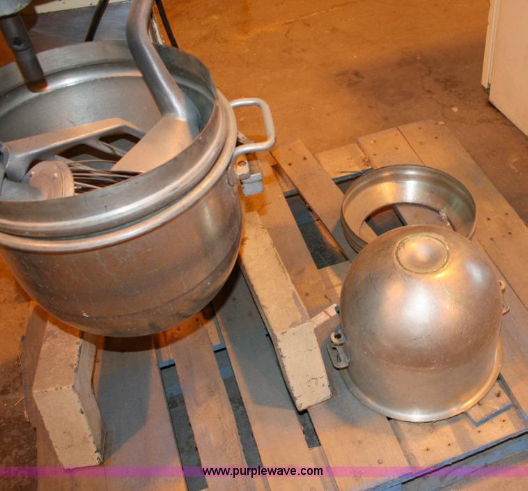 image for item 6345 Hobart D-300 electric mixer