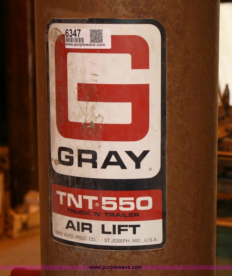 image for item 6347 Gray TNT 550 air lift