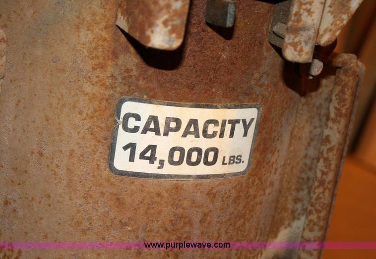 image for item 6347 Gray TNT 550 air lift