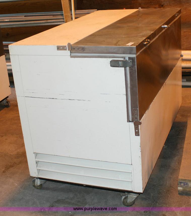 image for item 6352 Milk cooler