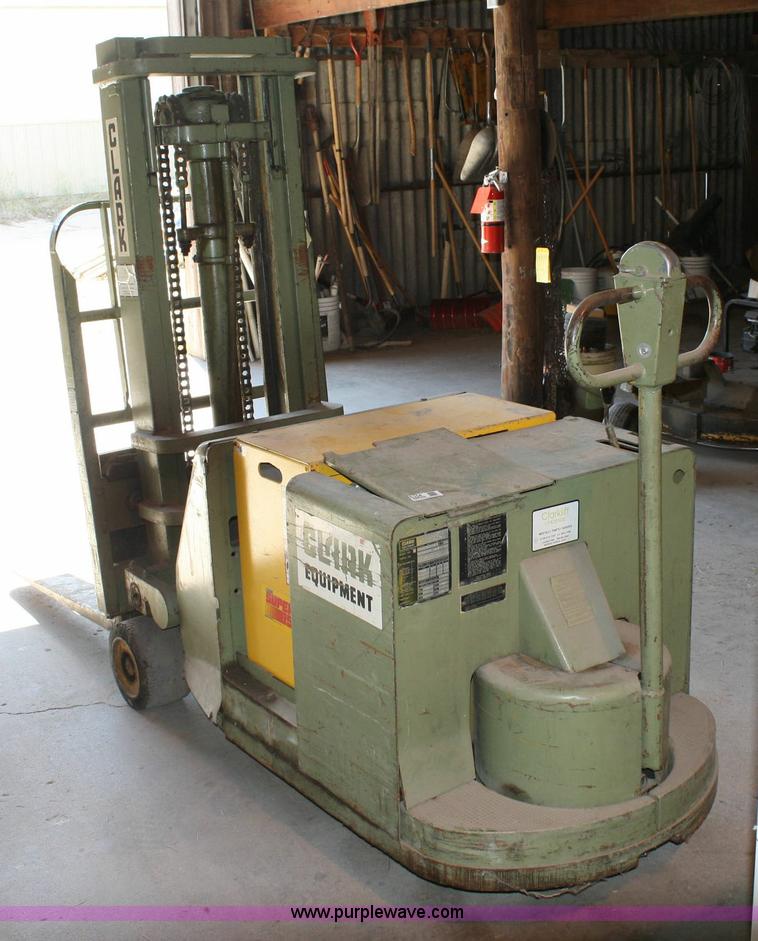 image for item 6354 Clark Lift ST-30 electric forklift