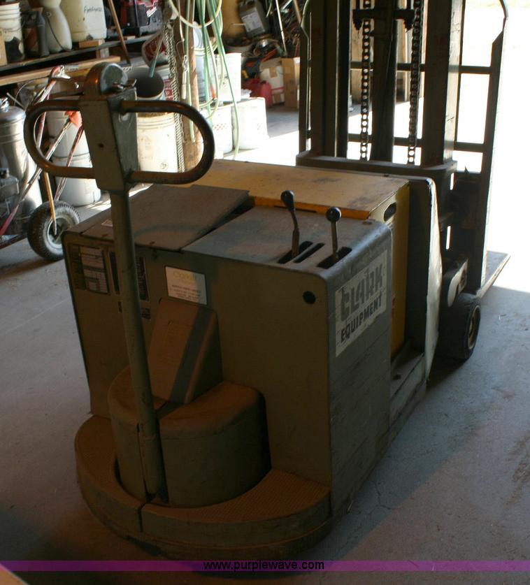 image for item 6354 Clark Lift ST-30 electric forklift