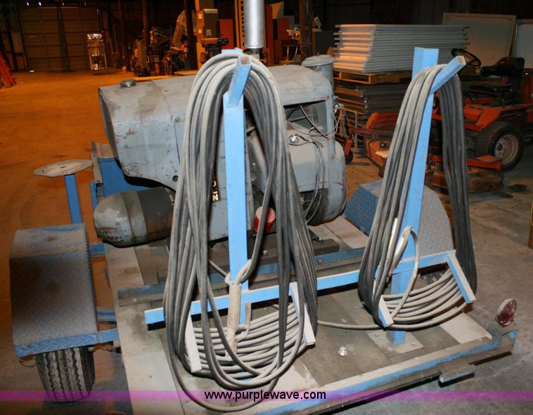 image for item 6357 Lincoln SA-200 DC arc welder