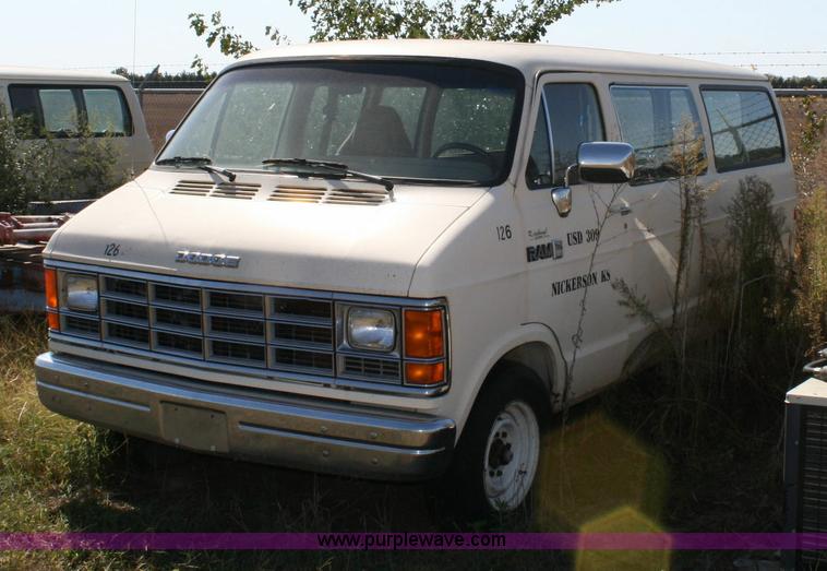 image for item 6364 1988 Dodge Ram Wagon B350