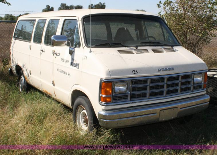 image for item 6364 1988 Dodge Ram Wagon B350