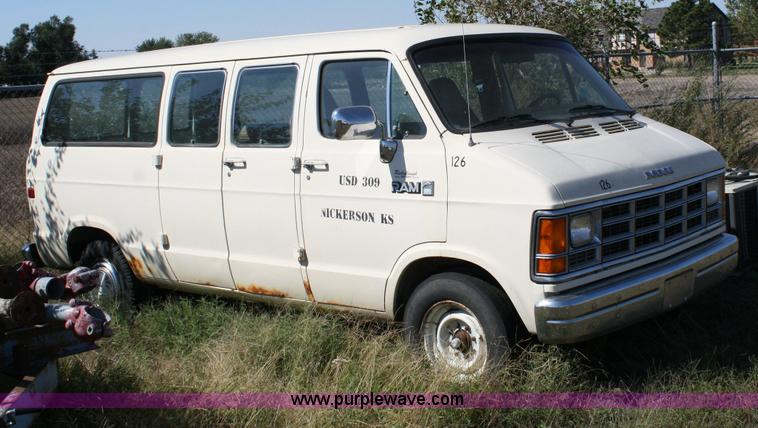 image for item 6364 1988 Dodge Ram Wagon B350