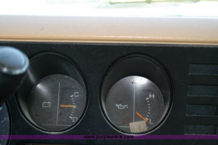 image for item 6364 1988 Dodge Ram Wagon B350