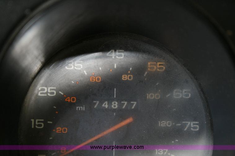 image for item 6364 1988 Dodge Ram Wagon B350