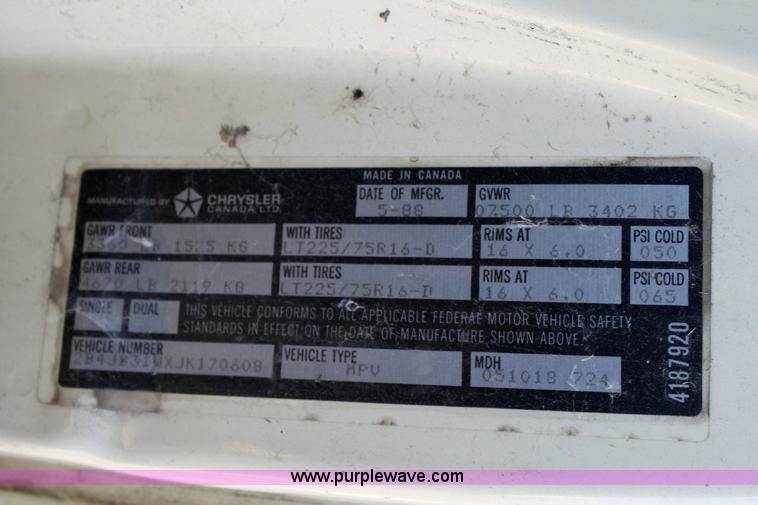 image for item 6364 1988 Dodge Ram Wagon B350