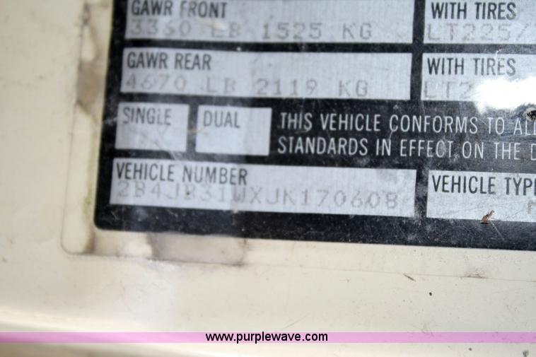 image for item 6364 1988 Dodge Ram Wagon B350