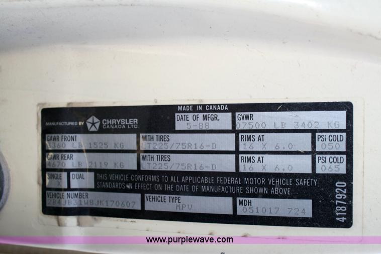 image for item 6365 1988 Dodge Ram Wagon B350