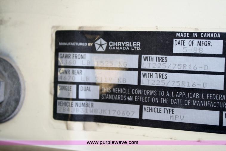 image for item 6365 1988 Dodge Ram Wagon B350