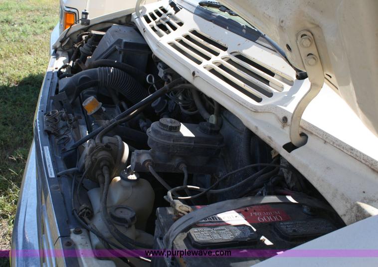 image for item 6365 1988 Dodge Ram Wagon B350