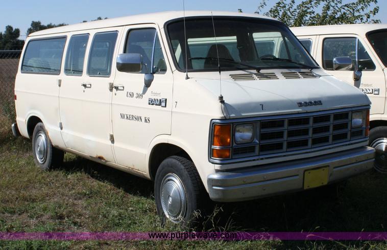 image for item 6366 1989 Dodge Ram Wagon B350