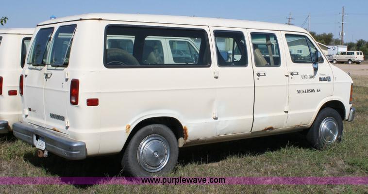 image for item 6366 1989 Dodge Ram Wagon B350