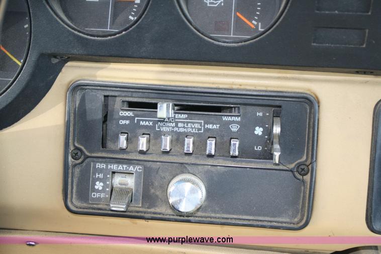 image for item 6366 1989 Dodge Ram Wagon B350