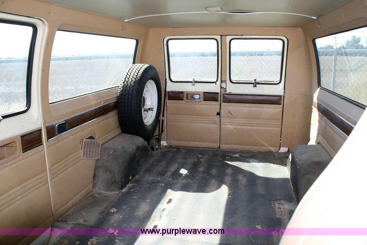 image for item 6366 1989 Dodge Ram Wagon B350