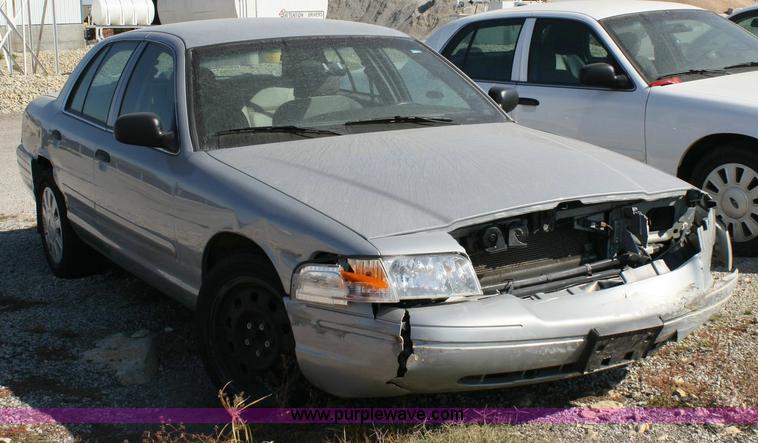 image for item 6402 2006 Ford Crown Victoria Police Interceptor