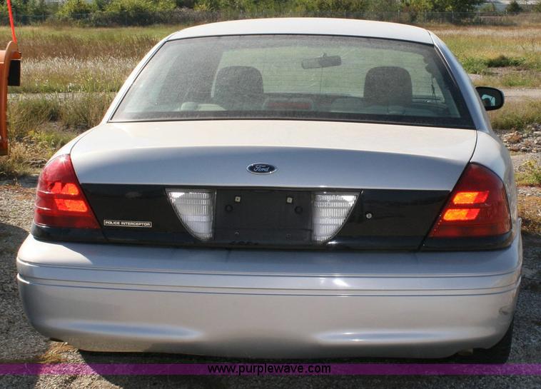 image for item 6402 2006 Ford Crown Victoria Police Interceptor