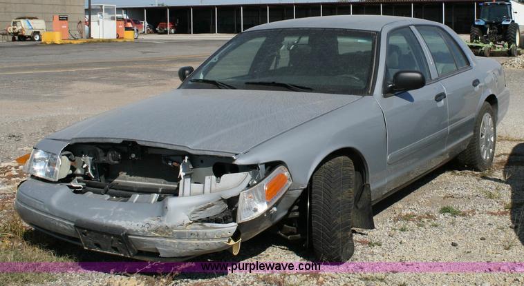 image for item 6402 2006 Ford Crown Victoria Police Interceptor