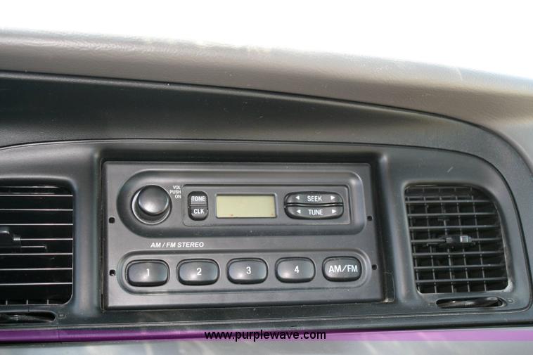 image for item 6402 2006 Ford Crown Victoria Police Interceptor