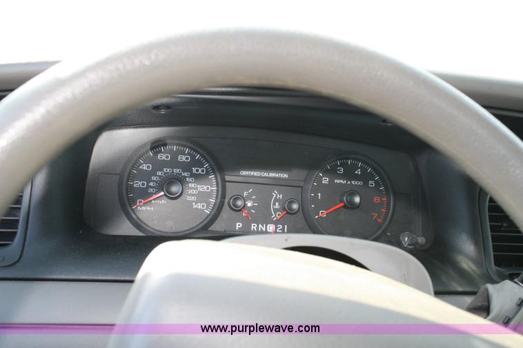 image for item 6402 2006 Ford Crown Victoria Police Interceptor