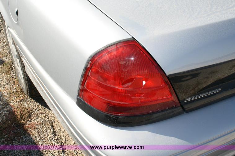 image for item 6402 2006 Ford Crown Victoria Police Interceptor