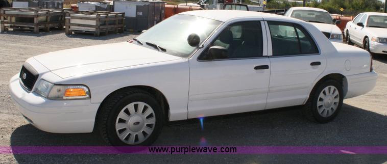 image for item 6403 2006 Ford Crown Victoria Police Interceptor
