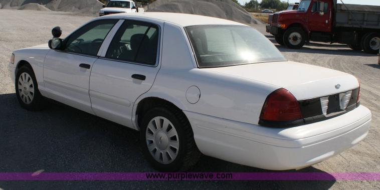 image for item 6403 2006 Ford Crown Victoria Police Interceptor
