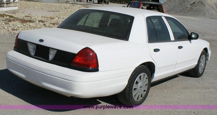 image for item 6403 2006 Ford Crown Victoria Police Interceptor