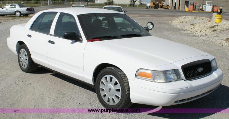 image for item 6403 2006 Ford Crown Victoria Police Interceptor