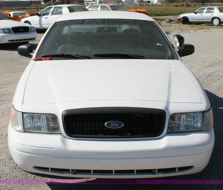 image for item 6403 2006 Ford Crown Victoria Police Interceptor