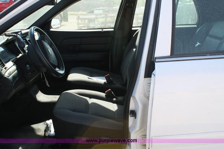 image for item 6403 2006 Ford Crown Victoria Police Interceptor