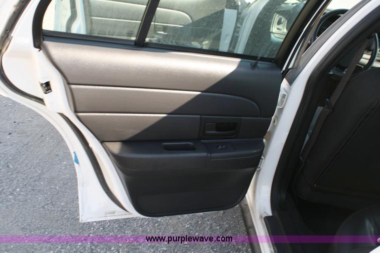 image for item 6403 2006 Ford Crown Victoria Police Interceptor