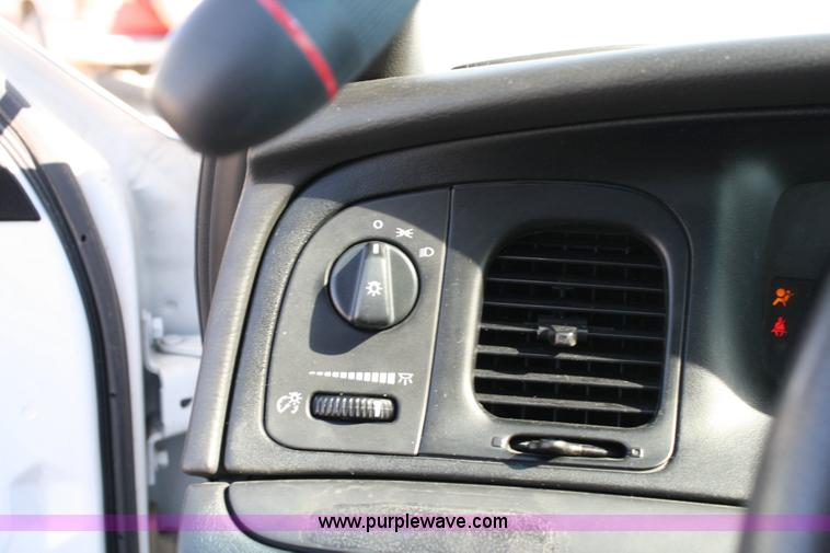 image for item 6403 2006 Ford Crown Victoria Police Interceptor