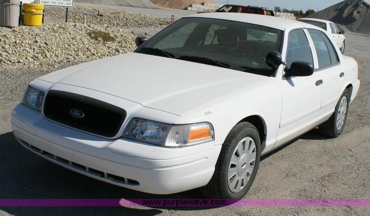 image for item 6404 2006 Ford Crown Victoria Police Interceptor